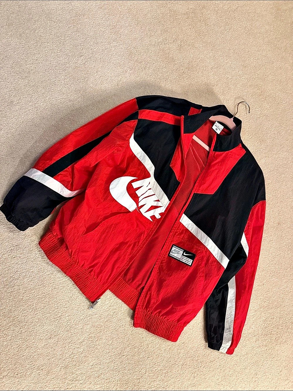 Nike Sportswear Big Swoosh Woven Jacket Windbreaker Red & Black